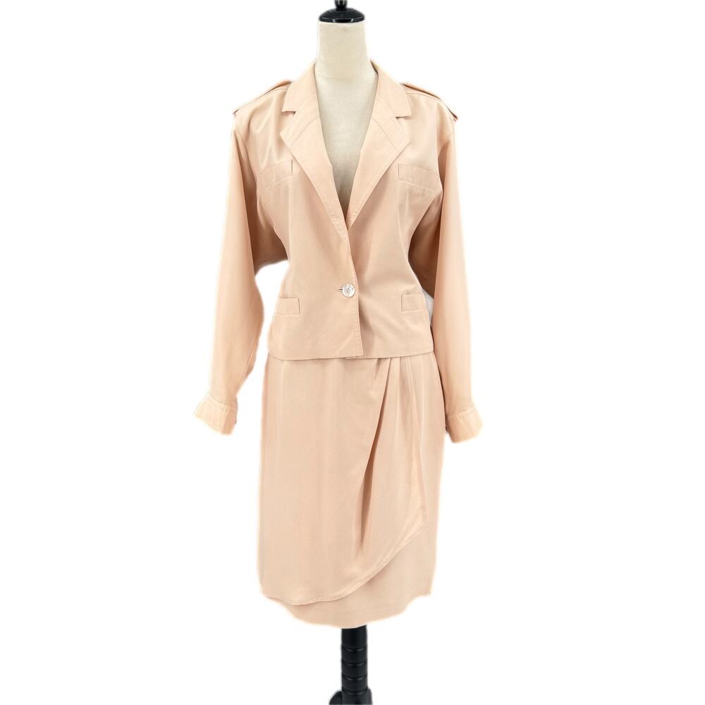 Escada Vintage Blush Peach Skirt Jacket 100% Silk Professional Workwear Suit Set